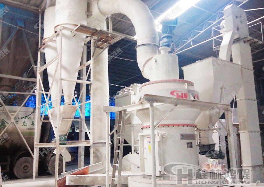 新型高效雷蒙磨粉機(jī)，200目活性炭，小型活性炭生產(chǎn)設(shè)備，活性炭整套生產(chǎn)設(shè)備