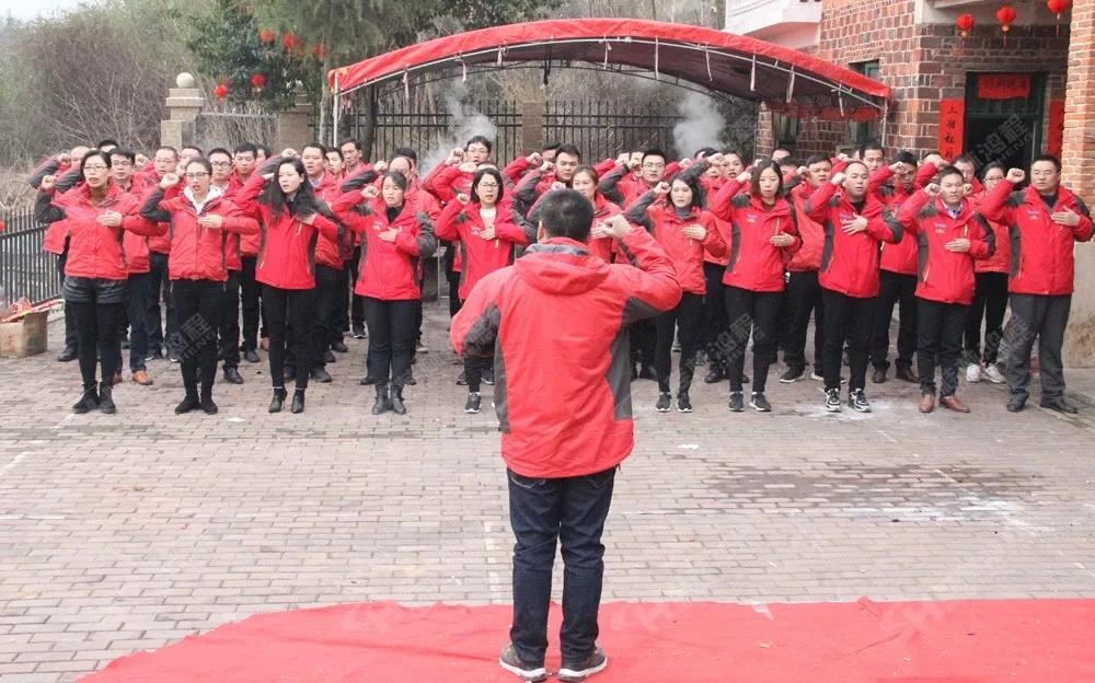 祝賀磨粉機(jī)廠(chǎng)家桂林鴻程第四屆戶(hù)外拓展圓滿(mǎn)結(jié)束