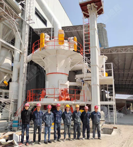 桂林鴻程磨粉機(jī)安裝工人五一堅(jiān)守崗位，保證客戶磨粉生產(chǎn)線按計(jì)劃投產(chǎn)