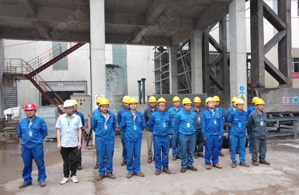 桂林鴻程立磨制粉設(shè)備總包項目安裝中 桂林鴻程立磨制粉設(shè)備總包項目安裝中