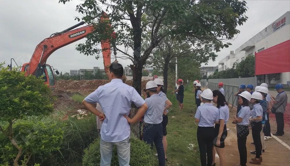 桂林鴻程機電設(shè)備有限公司廠區(qū)2#生產(chǎn)廠房開工大吉！